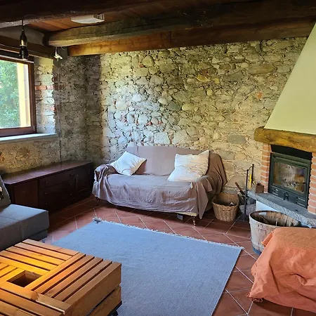 Robin's Nest Guest house Paruzzaro