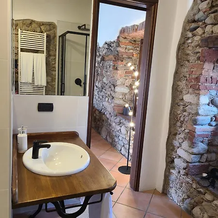 Robin's Nest Guest house Paruzzaro