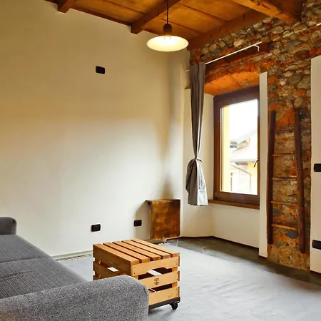 Robin's Nest Guest house Paruzzaro