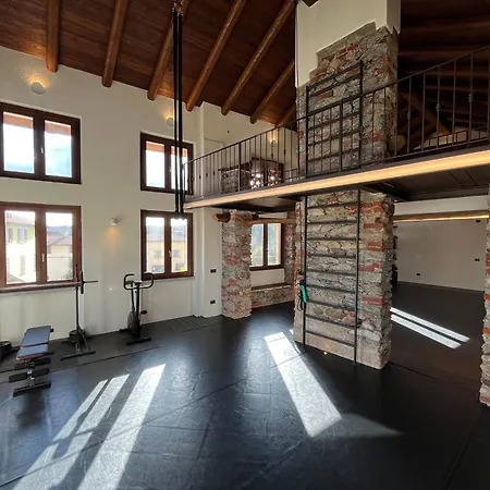 Robin's Nest Penzion 3*